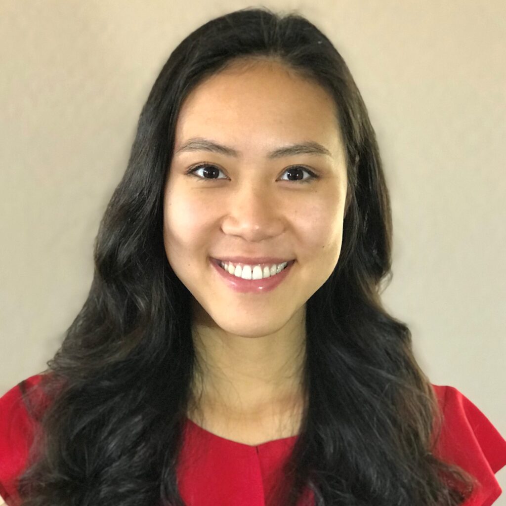 Julie Pham headshot